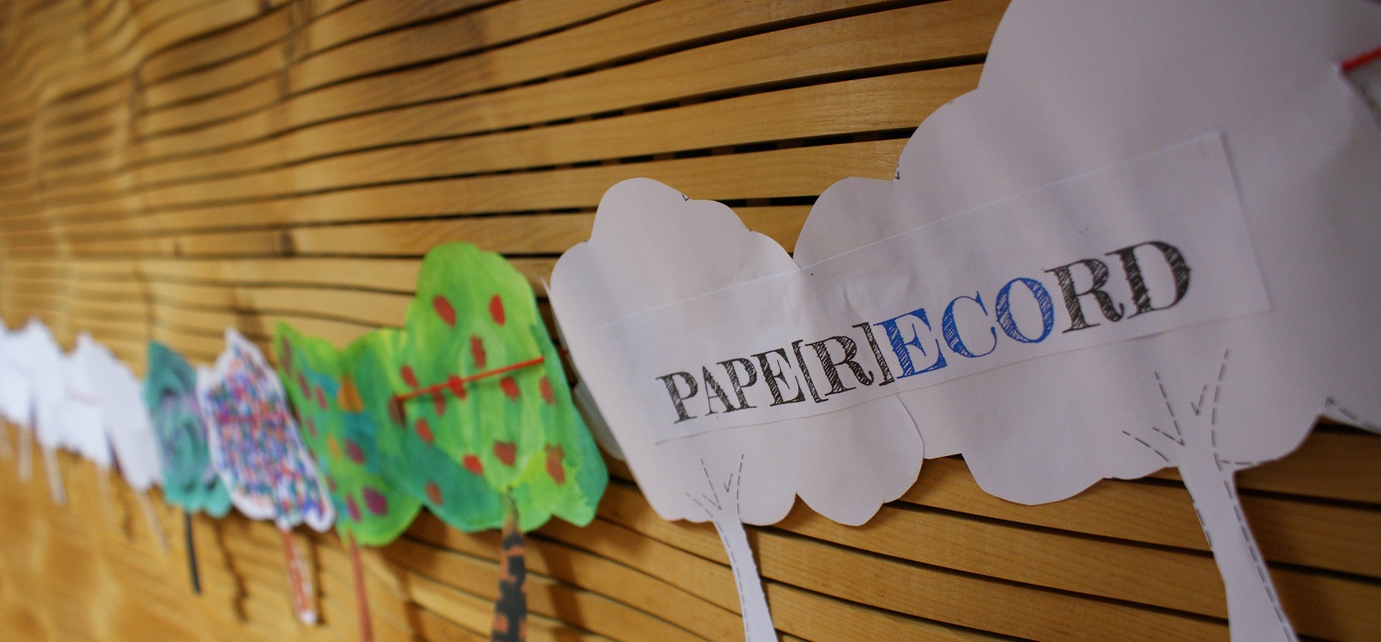 Papierbaumkette